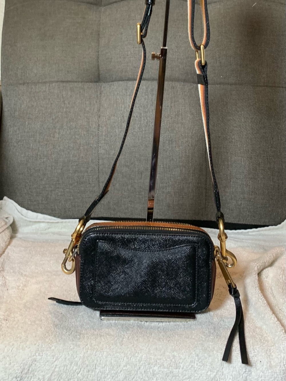 Marc Jacobs Black and Brown Double J Crossbody Camera Bag - Picture 3 of 8